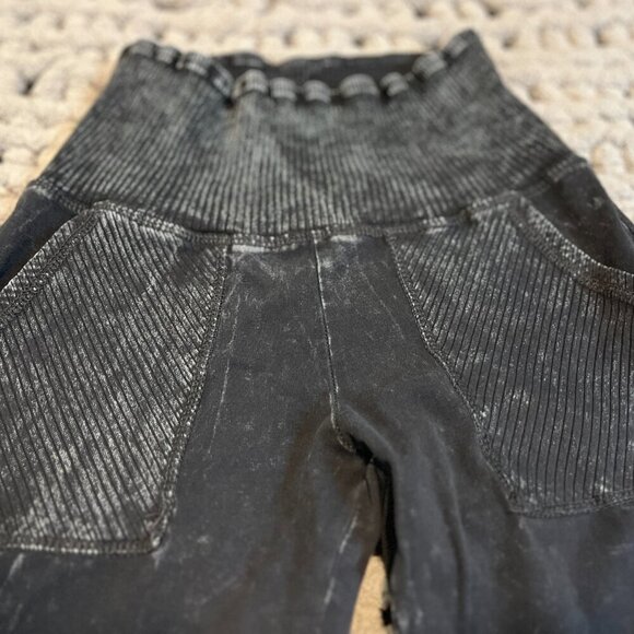 High Waisted Faux Leather Leggings & Moto Ribbed Leggings Small - Picture 11 of 12